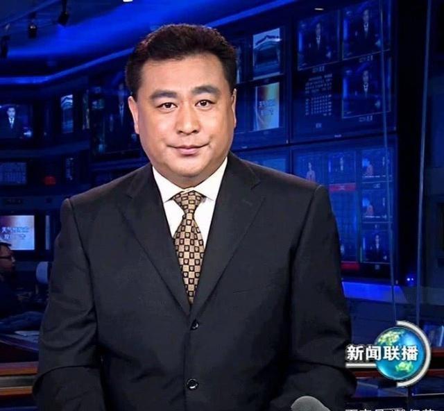 城固老道庙镇柑橘丰产，村民忙摘致富果